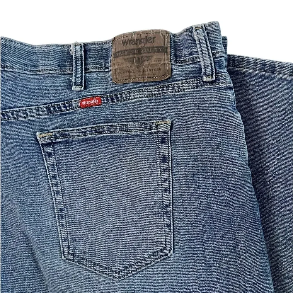 Wrangler Blue Denim Jean Pants Men’s 48 x‎ 30